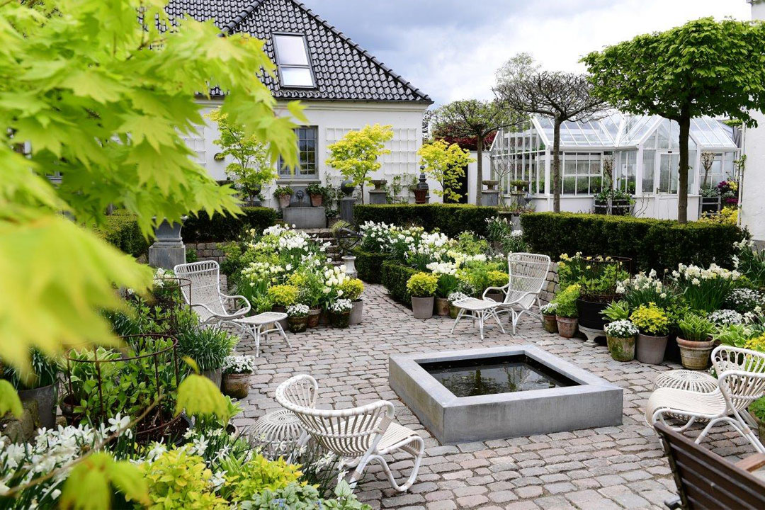 the-sunken-garden-header