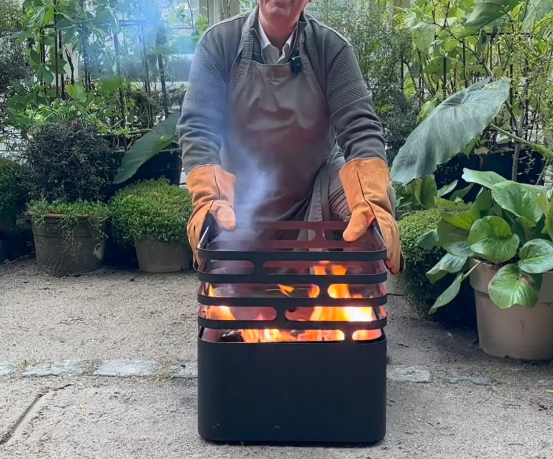 Reversible garden grill